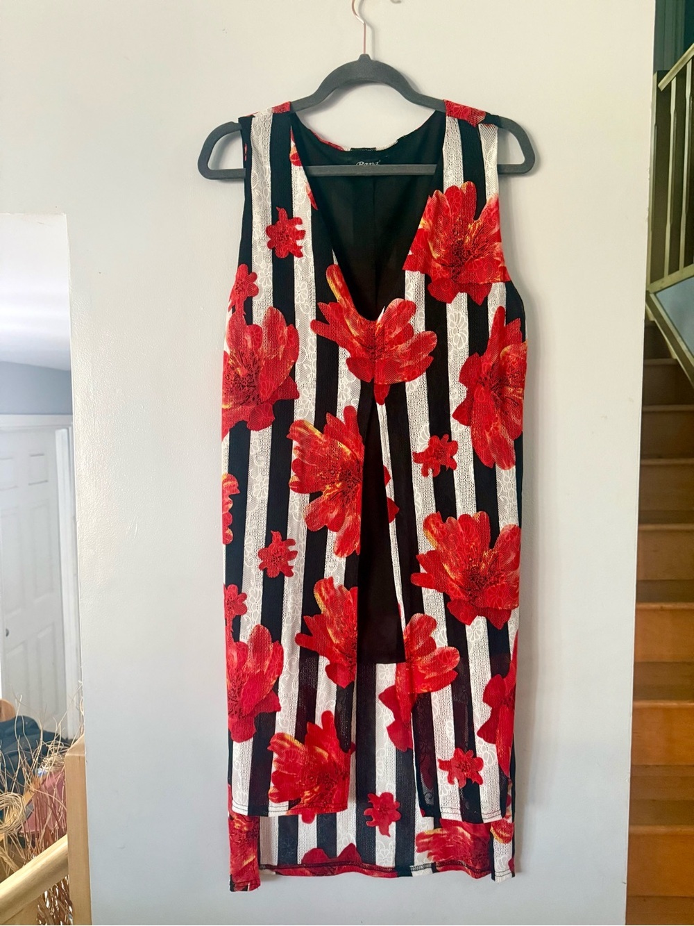 🇨🇦 Papa Vancouver Sleeveless Striped Floral Split Front High-Low Tunic Top